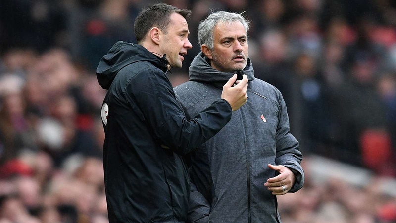 Mourinho: "Tôi cảm thấy gần như bị giam cầm ở nước Anh"
