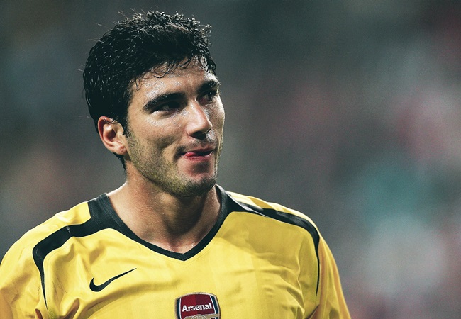 QUÁ SỐC! Cựu sao Arsenal qua đời sau vụ tai nạn giao thông
