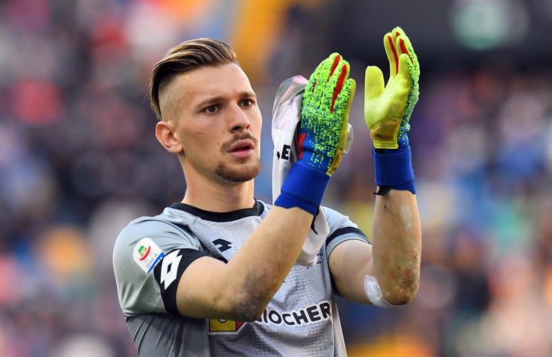 Tìm người thay Petr Cech, Arsenal nhắm "cánh chim lạ" xứ Romania