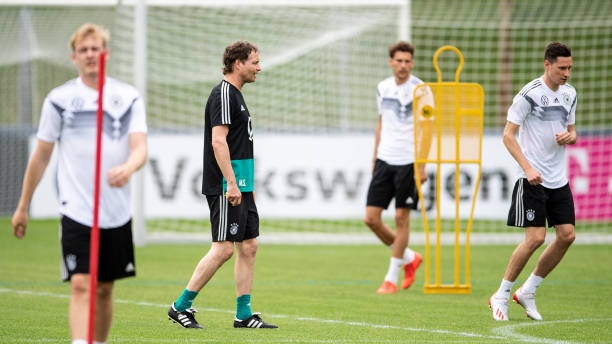 Joachim Low vắng mặt và đây là không khí tại đội tuyển Đức lúc này