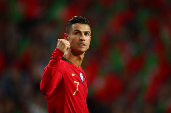 5 điểm nhấn BĐN 3-1 Thụy Sĩ: Đừng hòng lu mờ Ronaldo!; Thành Man phải suy nghĩ lại