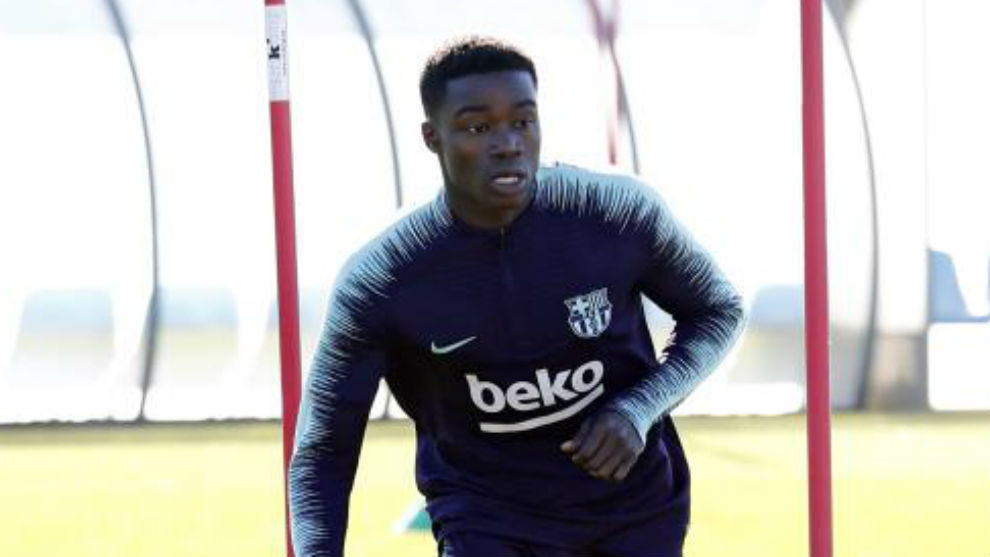 Barca có "phương án B", "kẻ thay thế Valencia" lên đường đến Man Utd