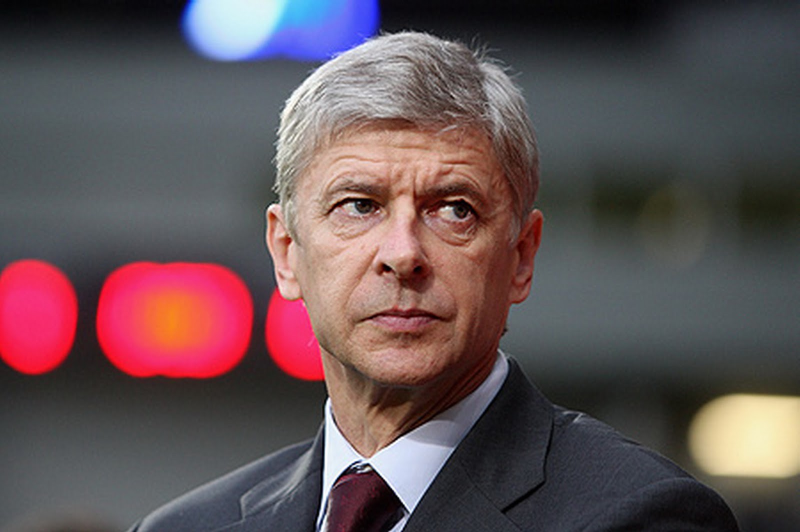 Chỉ một tin đồn về Wenger, fan Arsenal đang "sôi sùng sục"