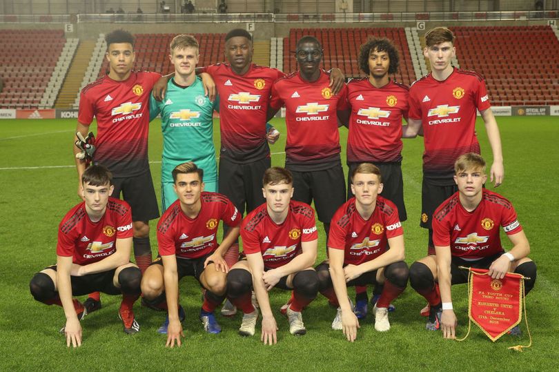 5 sao trẻ ở học viện Man Utd có thể tỏa sáng mùa tới: Alonso và Persie mới