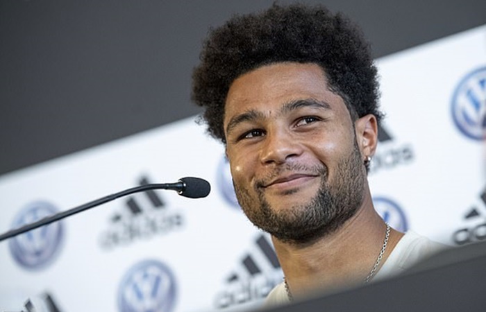 Người Bayern tổng tấn công, đến lượt Gnabry lên tiếng về vụ Sane