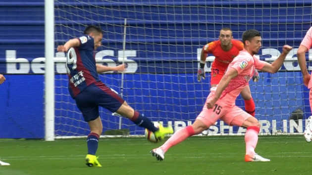 "Kẻ thất sủng" tố Barca gây khó, đường đến Man Utd ngày càng chông gai