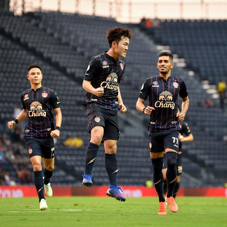 Xuân Trường nhận "quà đặc biệt" từ Thai-League