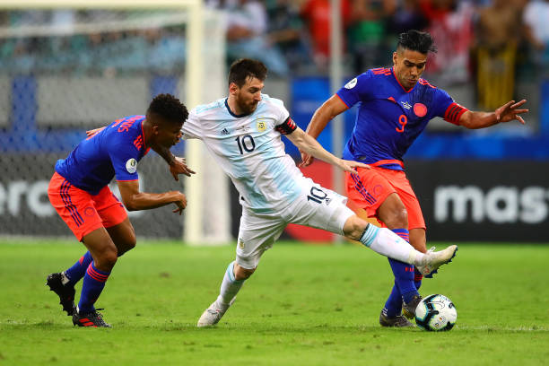 Argentina thua trận mở màn: Lại một mùa Copa làm nền cho Brazil?