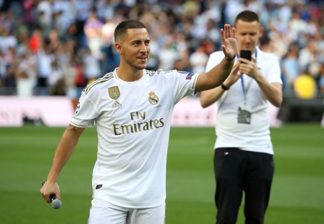 Bàng hoàng! Hazard nói đúng 1 câu với đồng đội Chelsea rồi bỏ đi lập tức