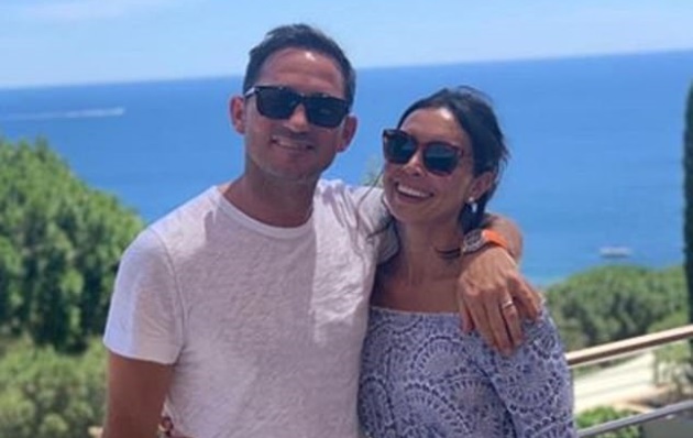 Vợ chồng nhà Lampard hí hửng đăng ảnh đi du lịch nhưng đây mới là mục đích thật sự