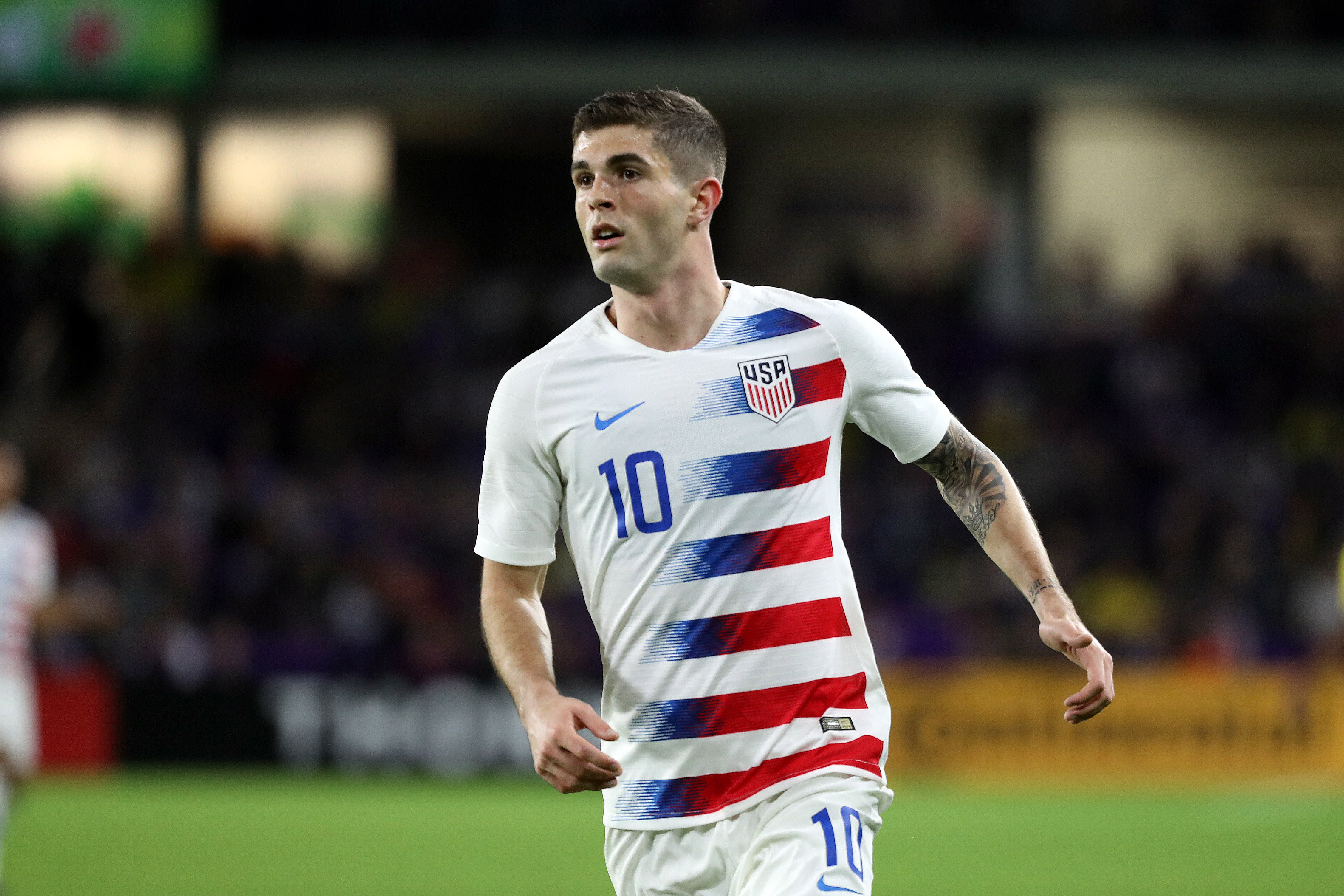 Fan Chelsea phấn khích: "Captain America ẩn trong người cậu ấy"
