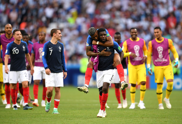 Từ bỏ Maguire, Man Utd sang Pháp tìm "lá chắn"
