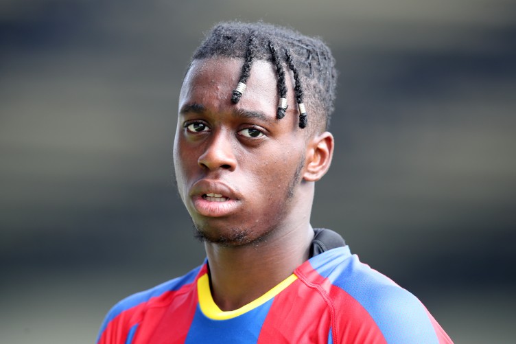 Chưa ra mắt Man United, Aaron Wan-Bissaka đã chọn phải 1 "điềm xui"?