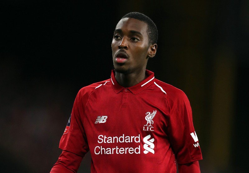 CHÍNH THỨC: Liverpool bán cái tên đầu tiên, sao đa năng chơi 6 vị trí