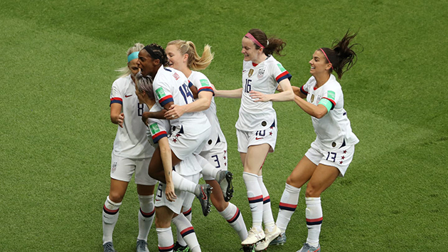Hạ chủ nhà, 'Ác mộng' của Thái Lan giành vé vào bán kết World Cup