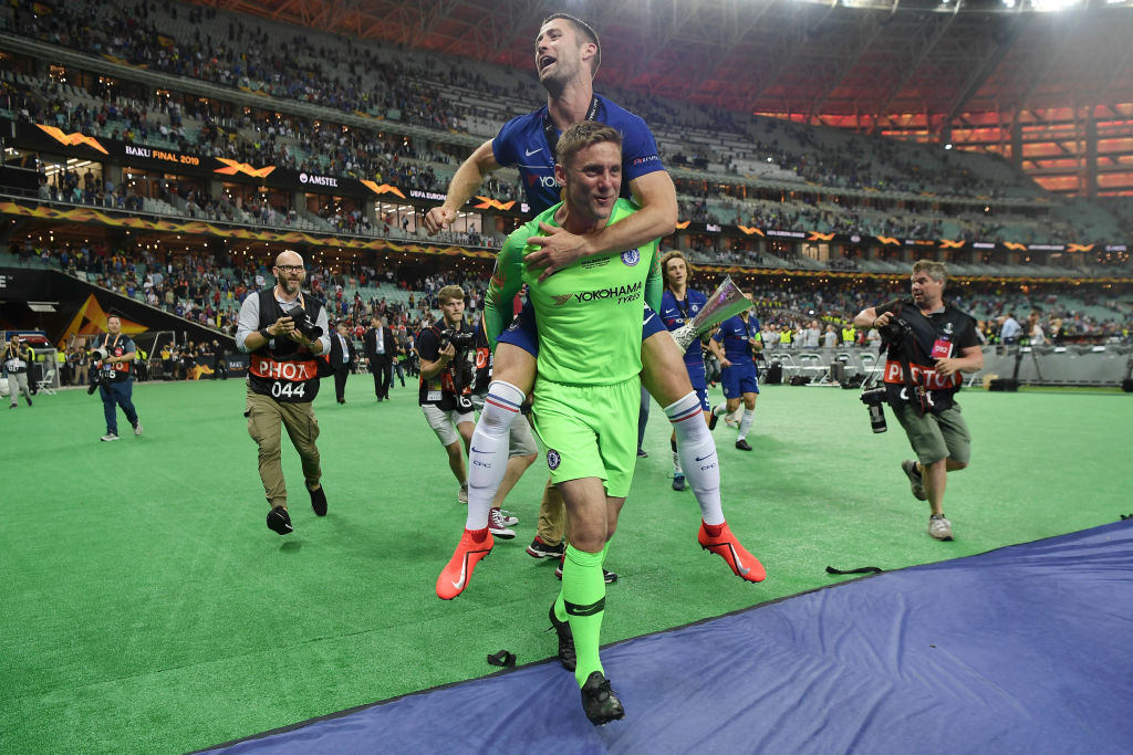 Gary Cahill và 10 cầu thủ Chelsea sẽ rời đội bóng trong hôm nay