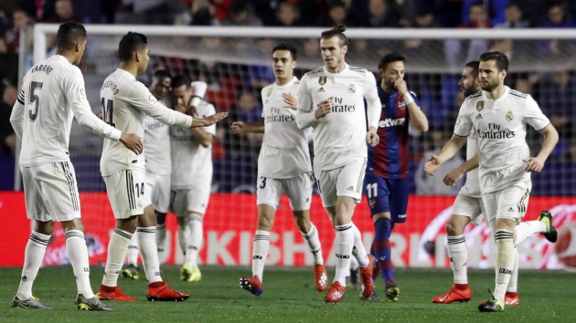 "Kẻ phá bỉnh" vào cuộc, M.U mất "siêu tiền vệ" Real Madrid về nước Ý?