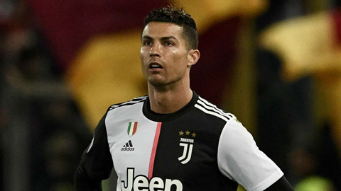 Không phải Ronaldo, Silva chỉ ra "cầu thủ vĩ đại nhất lịch sử"