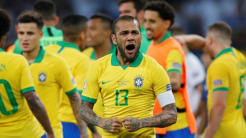 Brazil gieo sầu cho Argentina và đừng quên "động cơ vĩnh cửu" Dani Alves