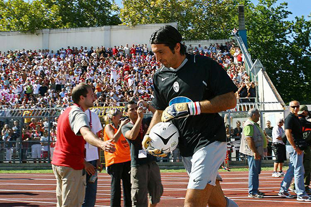 Gianluigi Buffon quay về Juventus: Có một huyền thoại bất tử ở Turin