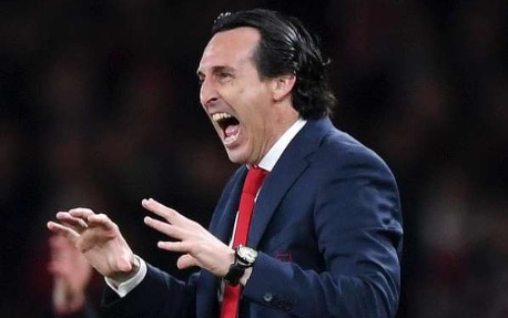 Emery nổi cơn thịnh nộ, ra giá bán quách 'công thần làm loạn'