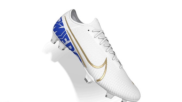 Ảnh bài viết CĐV Chelsea xúc động với mẫu giày mới của Hazard