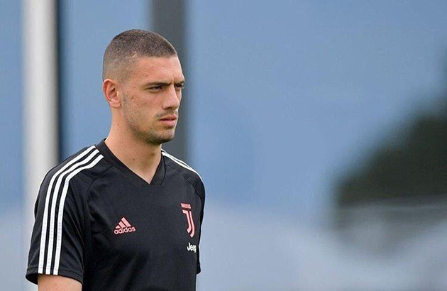 AC Milan gặp khó trong việc mua 'người thừa' của Juventus
