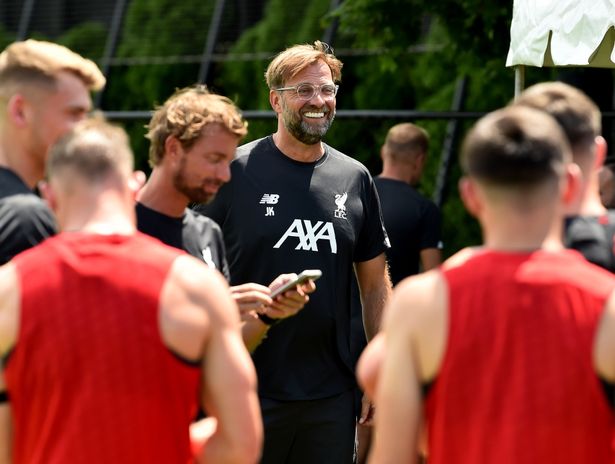 Người cũ tin Liverpool "không có cửa" cạnh tranh với Man City