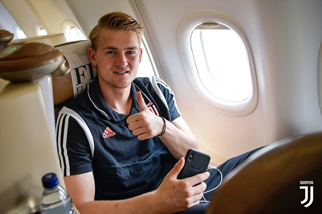 De Ligt, Ronaldo và đồng đội rạng rỡ lên đường tham dự ICC 2019