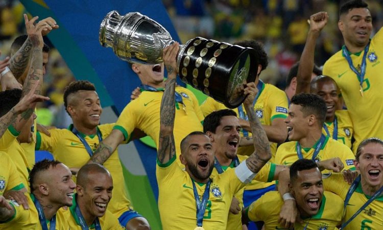 3 lý do để tin Dani Alves sẽ lựa chọn Arsenal