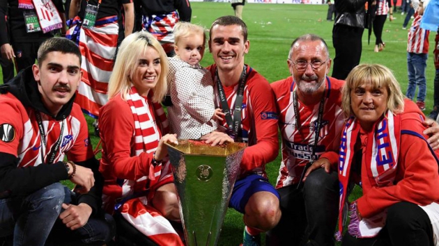 Cha Griezmann nói 1 điều về con trai, CĐV Atletico lập tức phẫn nộ!