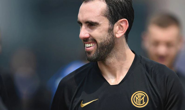 Cựu sao Atletico Madrid chính thức tập luyện cùng CLB mới