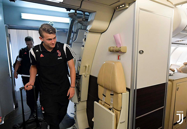 Ảnh bài viết Dàn sao Juventus tươi cười đổ bộ Trung Quốc