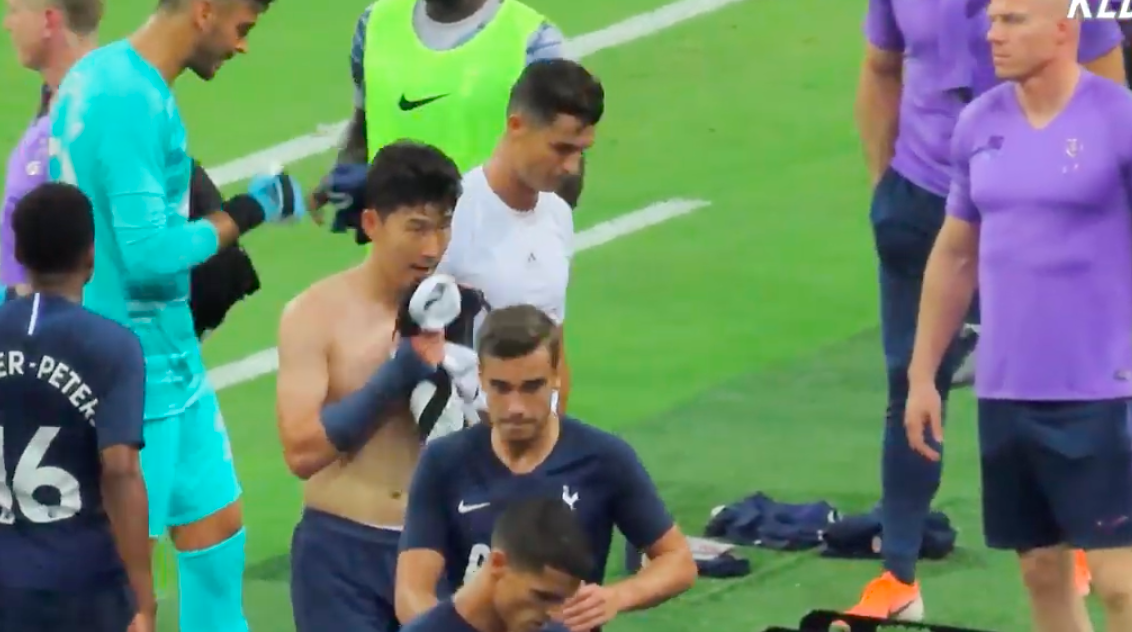 Ảnh bài viết Được thần tượng Ronaldo đổi áo, Son Heung-min 'hít lấy, hít để'