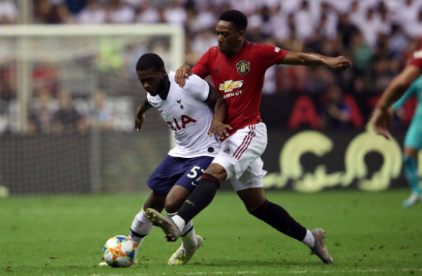 Ảnh bài viết Nghẹt thở đánh bại Tottenham, Man United biến đối thủ thành cựu vô địch