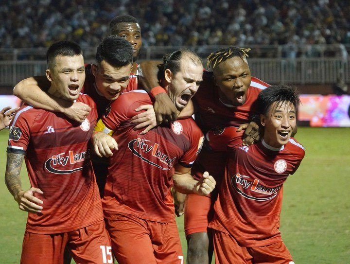 TP.HCM - Hà Nội FC: 2 thẻ đỏ, 4 bàn thắng và kịch tính cuộc đua ngôi vương V-League