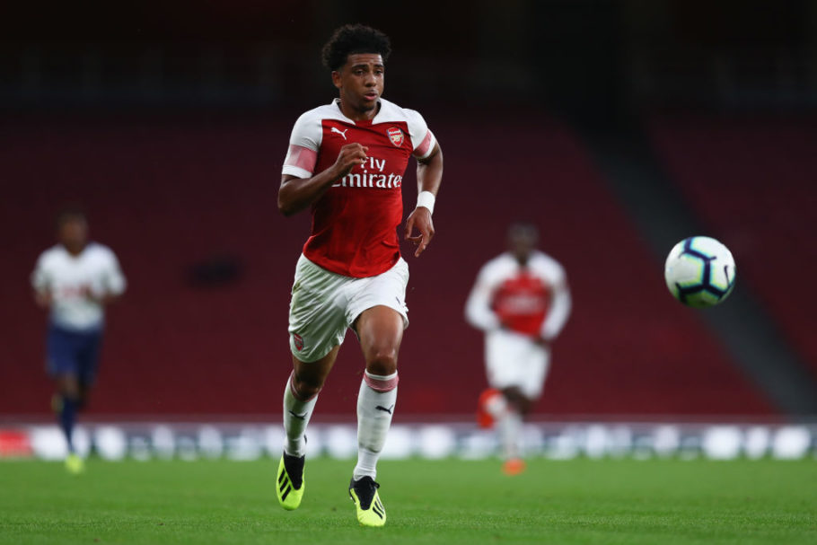 Arsenal chia tay sao trẻ người Anh