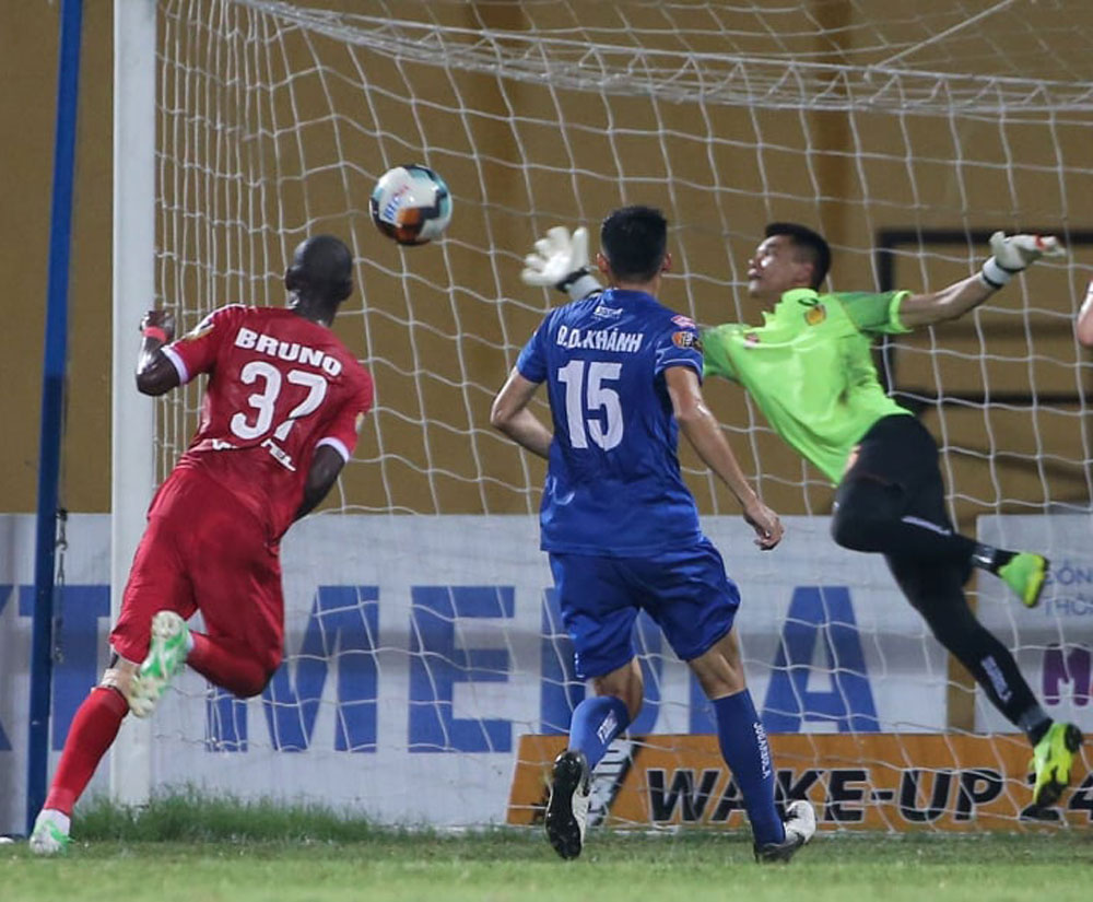 "Sát thủ" Bruno Cunha lĩnh xướng hàng tấn công Viettel