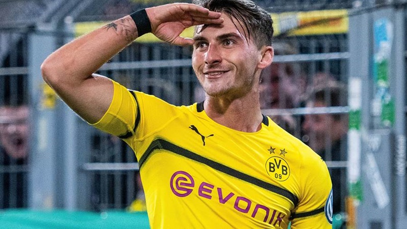 "Tàng hình" ở Signal Iduna Park, "hàng thải" của Dortmund vẫn hot trên TTCN
