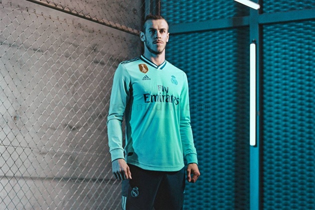 Video Real Madrid ra mắt mẫu áo đấu thứ 3 mùa 2019/20