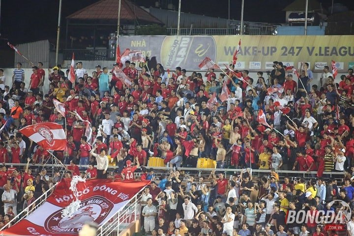 Thấy gì từ việc V-League "cháy vé", ngày càng thu hút người hâm mộ đến sân?