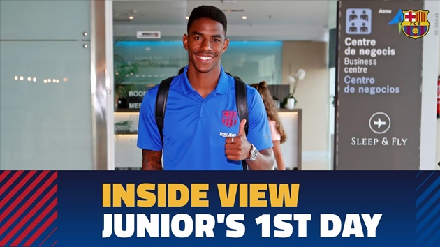 Video ngày đầu của Junior Firpo tại Barcelona