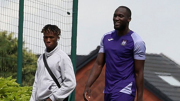 Lukaku ngồi trên đống lửa sau khi Inter bị Man Utd 'phũ phàng'