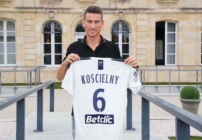 'Cậu nên xấu hổ vì cách mình rời Arsenal sau 9 năm'