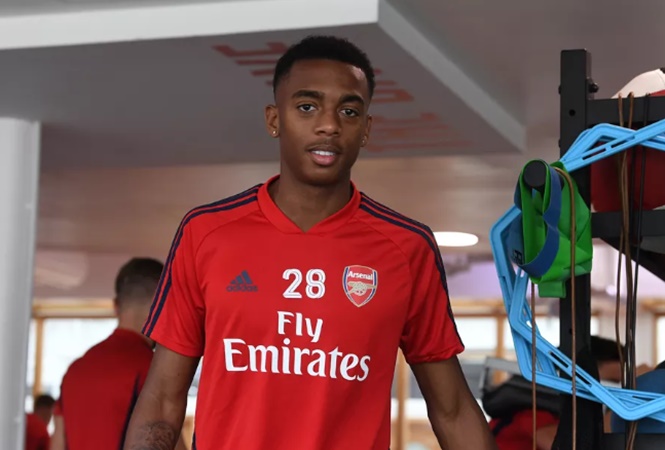 Tìm "Gnabry 2.0", Bayern bị NHM Arsenal phản pháo mạnh mẽ