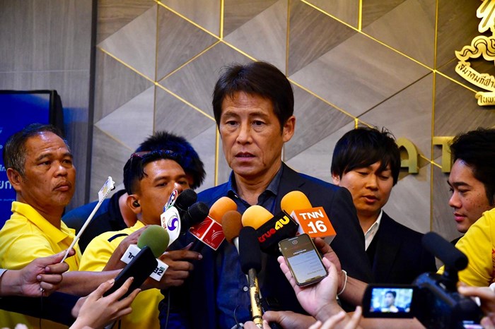 HLV trưởng Thái Lan, Akira Nishino “một mình” chống lại đội tuyển Việt Nam