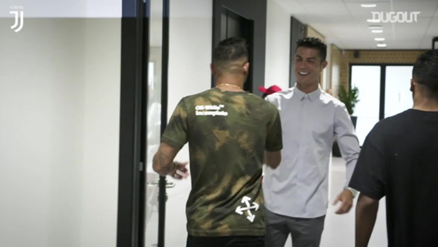 Ảnh bài viết Video Danilo gặp gỡ đồng đội mới tại Juventus