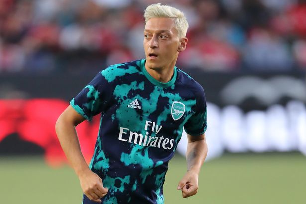 Asenal bỏ tiền túi để hất cẳng Ozil?