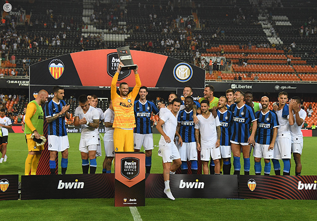Inter Milan bẻ nanh 'Bầy dơi' ngay tại thánh địa Mestalla