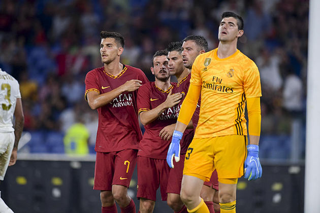 Thua đau penalty, Real Madrid trắng tay rời hang 'Bầy sói'